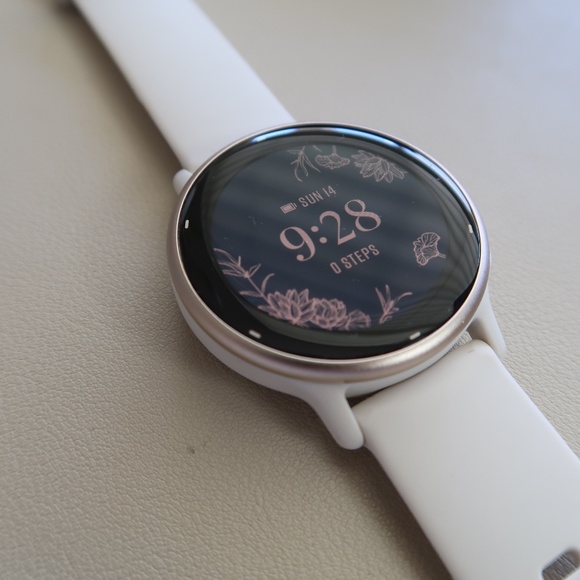 GARMIN Vivoactive 5 Health and Fitness Smartwatch - Picture 2 of 5